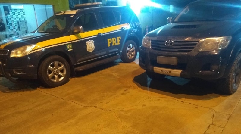 PRF recupera em Água Clara caminhonete roubada de vítima de sequestro e cárcere privado