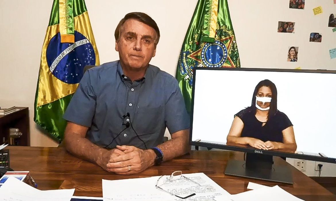 “Vamos ter que buscar fonte de recurso para o Fundeb”, diz Bolsonaro