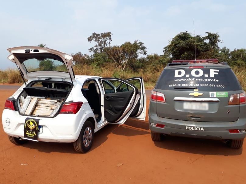 Operação Hórus: Veículo roubado que seguia com maconha para Santa Catarina foi apreendido pelo DOF