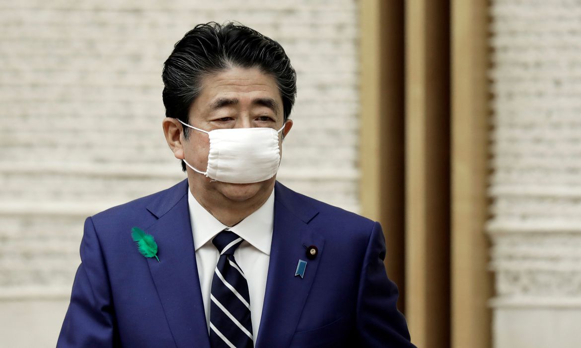 Primeiro-ministro do Japão anuncia que vai renunciar ao cargo