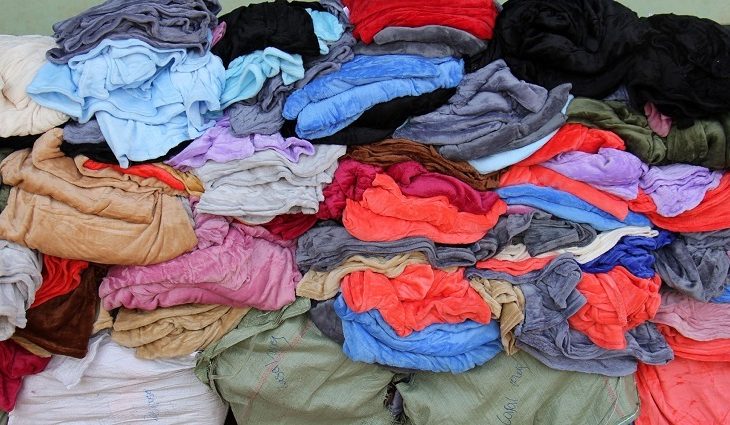 Governo compra 80 mil cobertores para distribuir nos 79 municípios