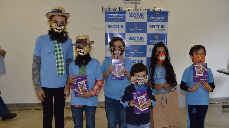Concurso de máscaras juninas entrega premiações aos cinco alunos mais criativos da Reme