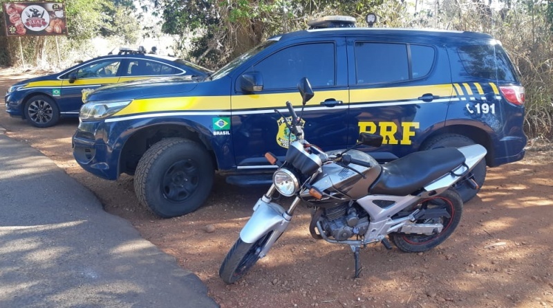PRF prende motociclista com 90 g de cocaína em Três Lagoas