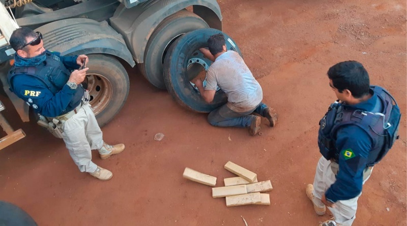 PRF apreende 278,6 Kg de maconha em pneus de caminhão em Sidrolândia