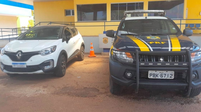 PRF recupera veículo e prende trio em Corumbá