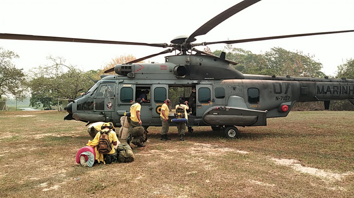 Forças Armadas somam esforços com bombeiros e brigadistas no combate a incêndios no Pantanal