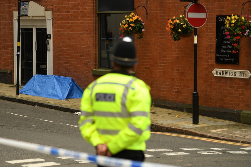 Um morto e sete feridos num esfaqueamento múltiplo em Birmingham