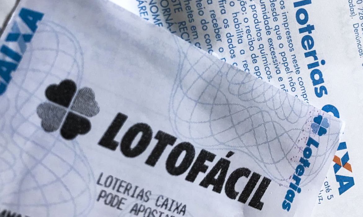 Lotofácil sorteia neste sábado prêmio especial de R$ 120 milhões