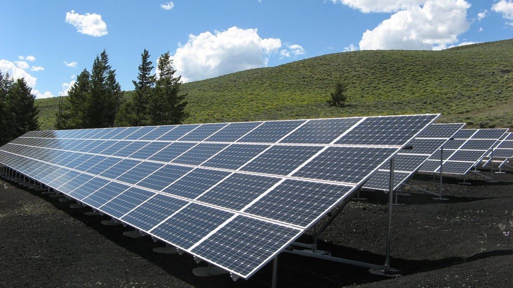 Senai Empresa aponta placa fotovoltaica como alternativa à alta no custo da energia rural
