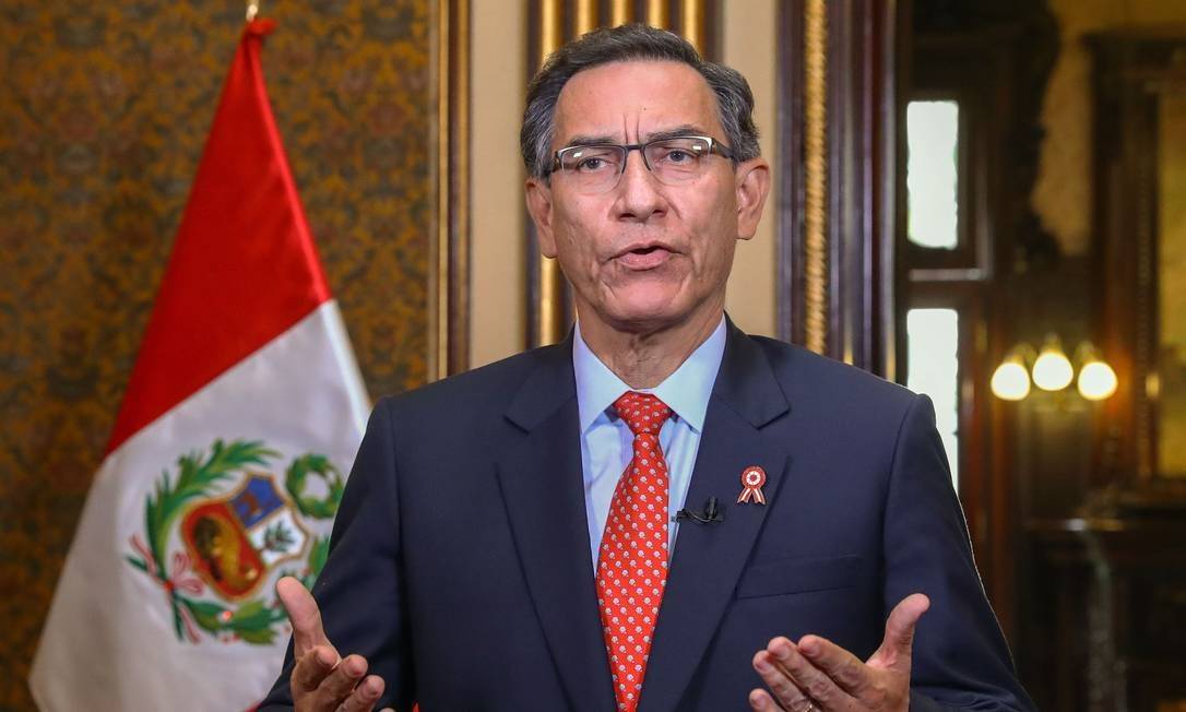 Congresso admite debater cassação do presidente do Peru