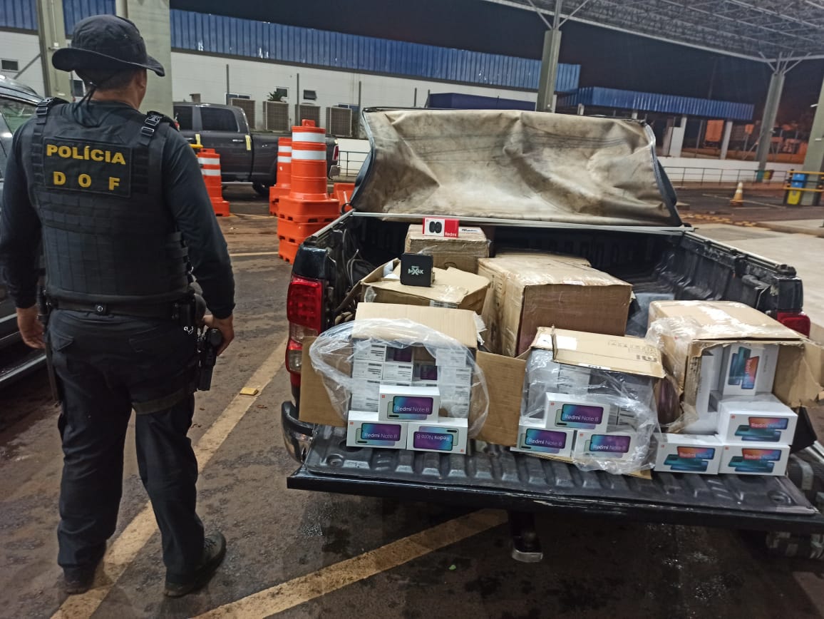 Camionete com produtos eletrônicos ilegais avaliados em mais de 400 mil reais foi apreendida pelo DOF durante a Operação Hórus