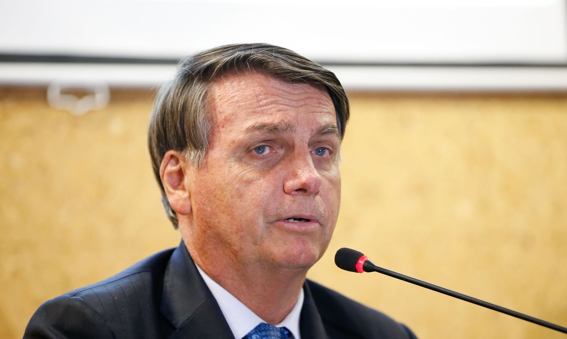Bolsonaro diz não a compra bilionária de vacina chinesa para o povo brasileiro