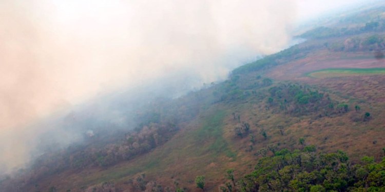 “Chuva de cinzas” no pantanal fez MPF preparar remoção de comunidade inteira