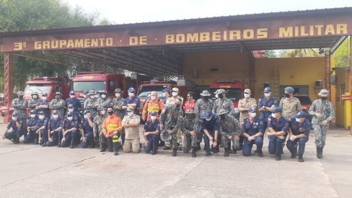 Bombeiros de Santa Catarina e da Força Nacional se despedem de Corumbá, com a diminuição dos focos de incêndio no Pantanal