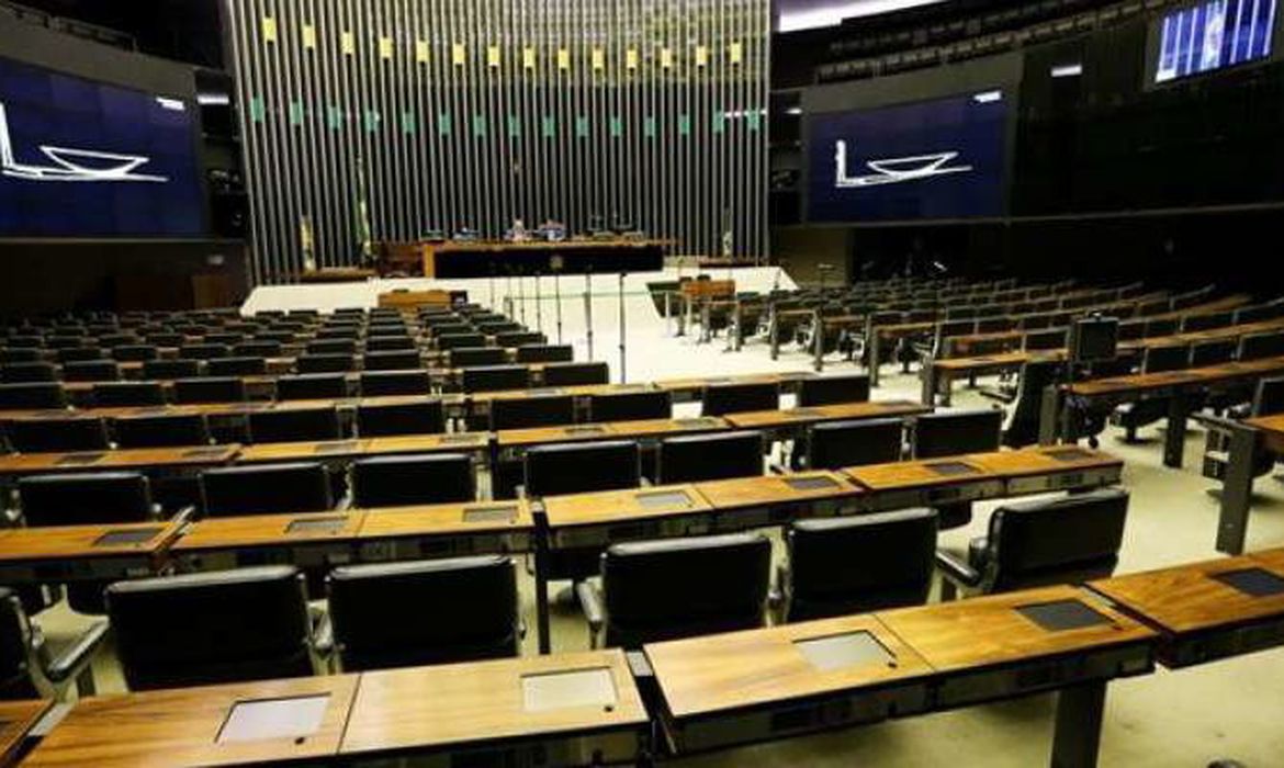 Entidades propõem reservar 50% das vagas em parlamentos para mulheres