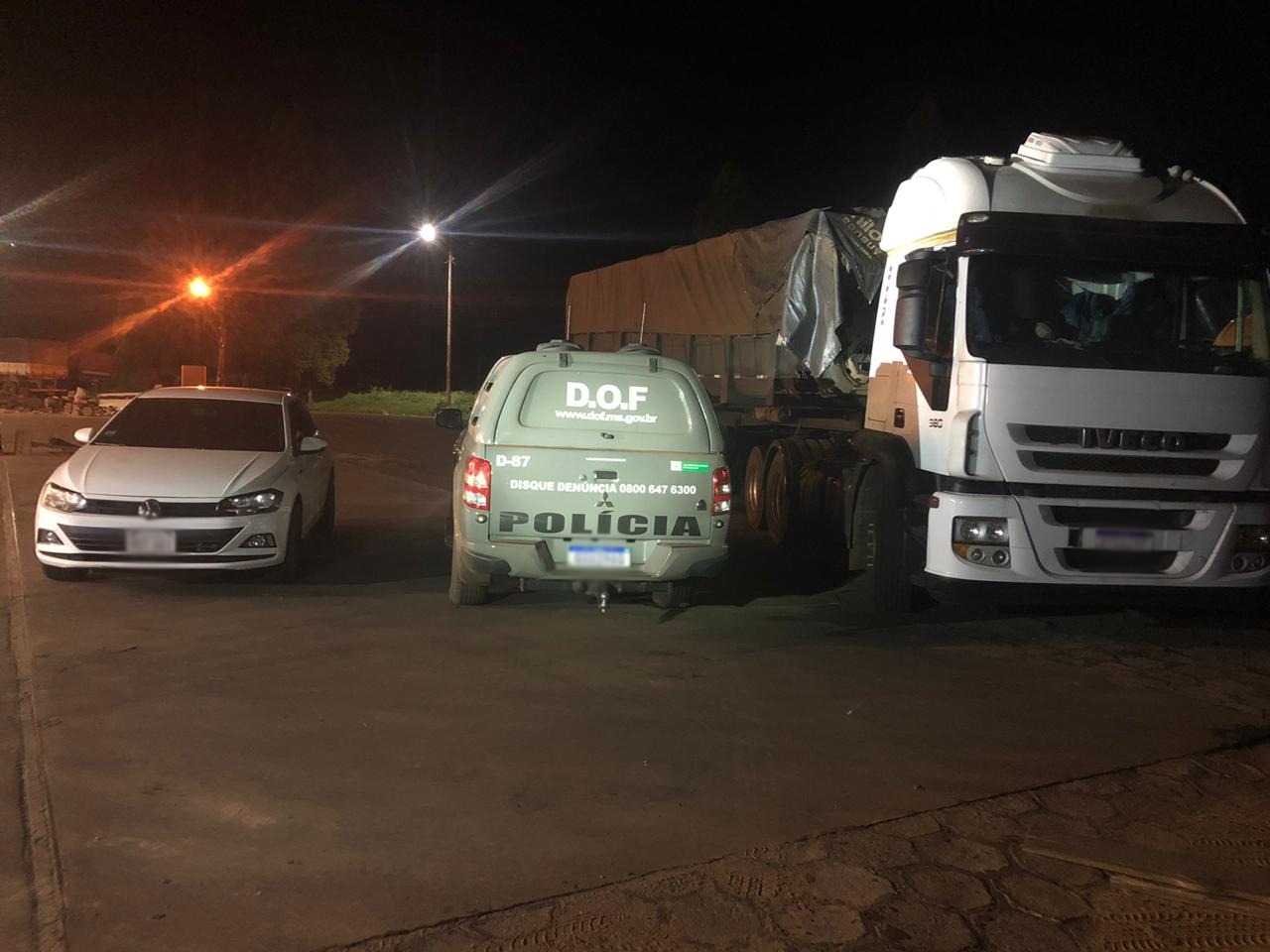 Caminhão que seguia para São Paulo com mais de 700 quilos de maconha foi apreendido pelo DOF durante a Operação Hórus