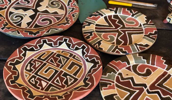 Governo apoia projeto de geração de renda com cerâmicas Kadiwéu