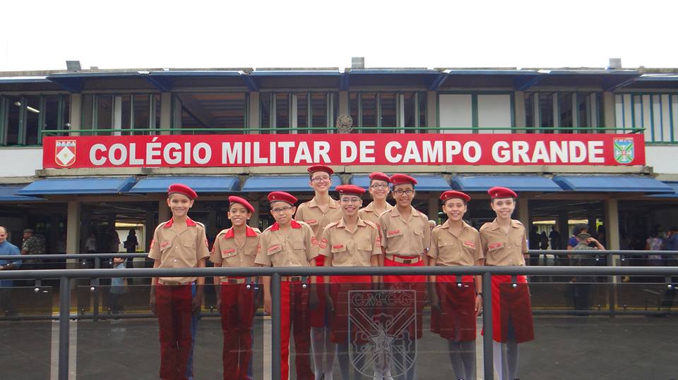 Colégio Militar de Campo Grande entrega distintivo aos novos integrantes da Legião de Honra