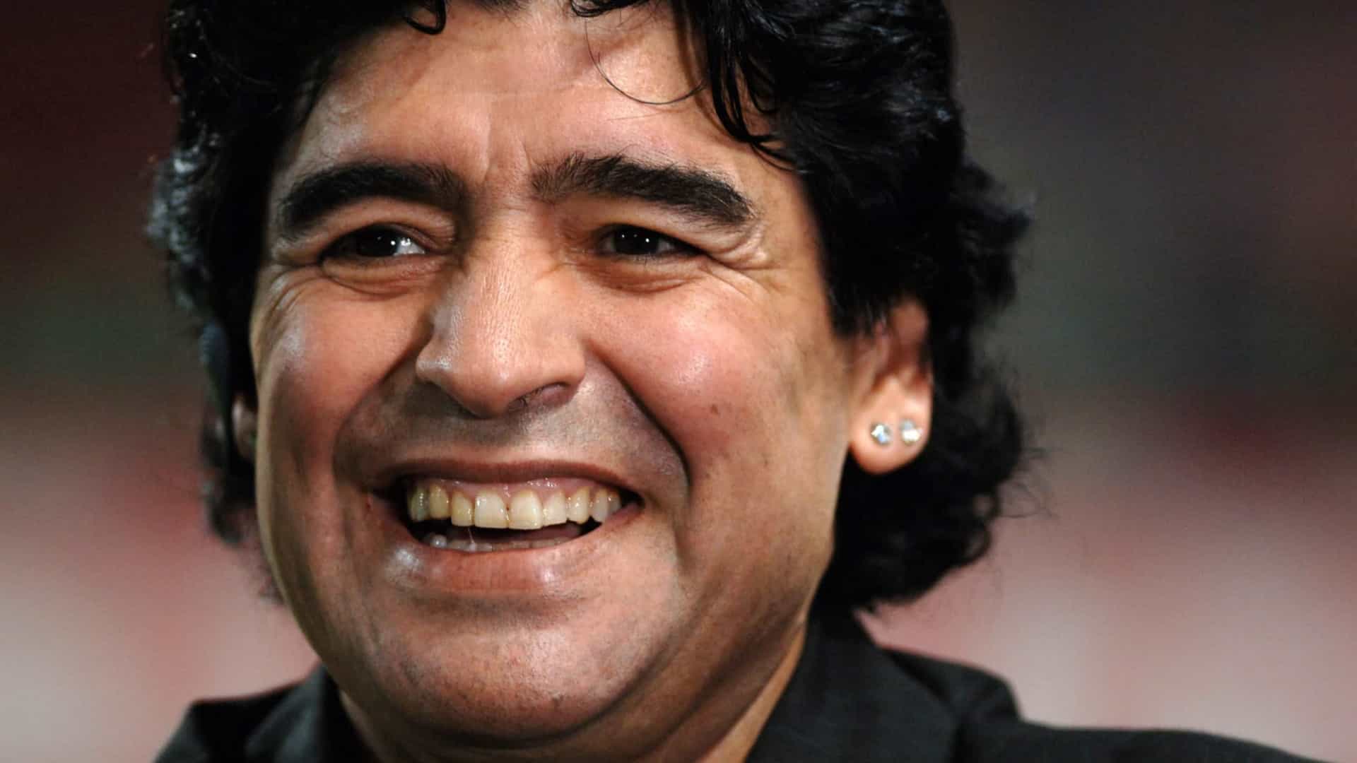 Amigos de infância relembram travessuras e sonhos de Maradona