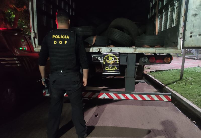 Operação Hórus: Carreta com carga de pneus contrabandeados do Paraguai foi apreendida pelo DOF