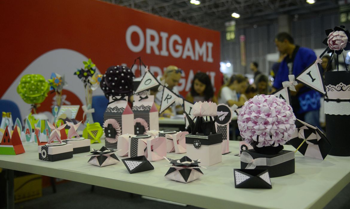 Campanha usa origamis de borboletas para alertar sobre hipertensão