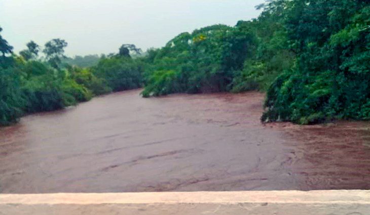 Rio Miranda em Bonito atinge nível de emergência e deixa Defesa Civil em alerta