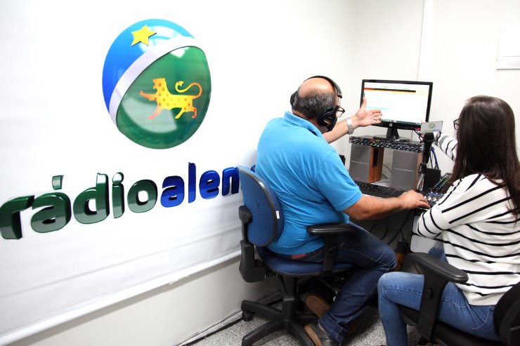 Rádio ALEMS tem programação especial durante carnaval em MS