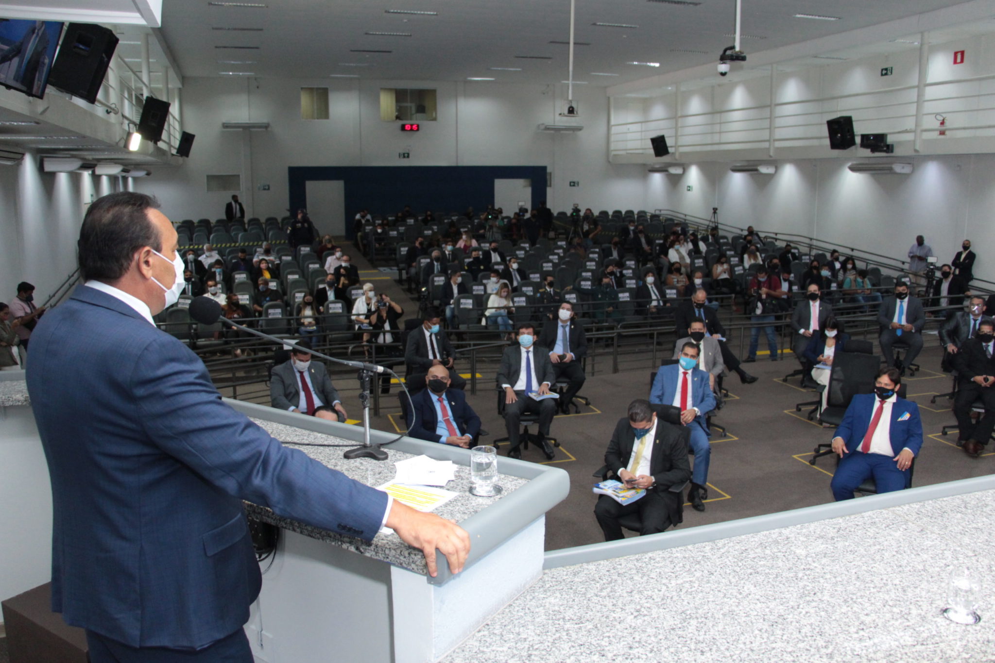 Em sessão inaugural, presidente Carlão reforça o desejo de tornar a Câmara cada vez mais popular e eficiente