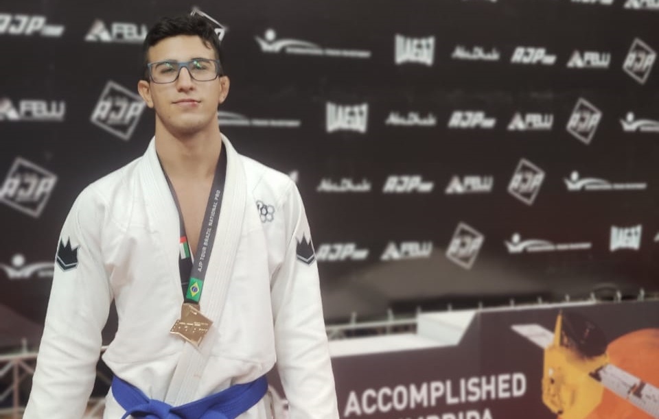 Sul-mato-grossense fatura o ouro em competição internacional de jiu-jitsu