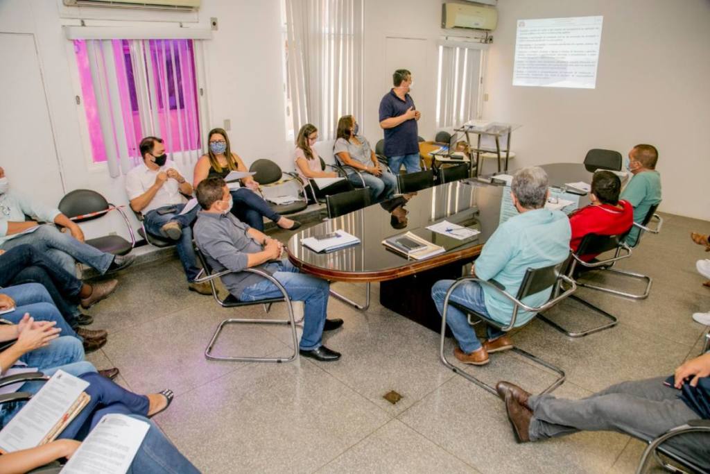 Corumbá: Escola de Governo promove atualização para secretários e diretores-presidentes