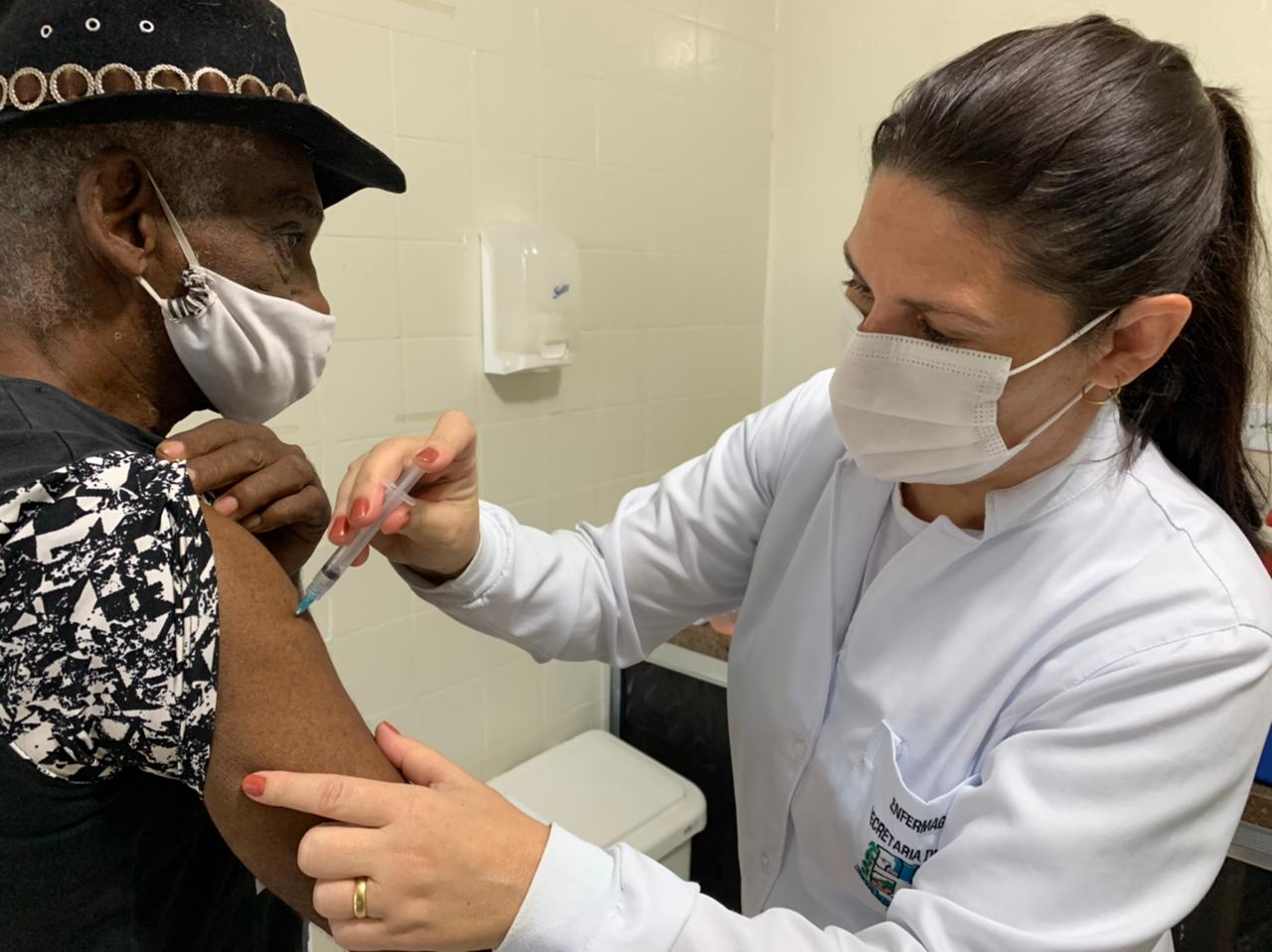 Bonito: Com 100 doses da vacina contra a COVID-19, idosos a partir de 75 anos e profissionais de saúde serão vacinados nesta sexta-feira em Bonito