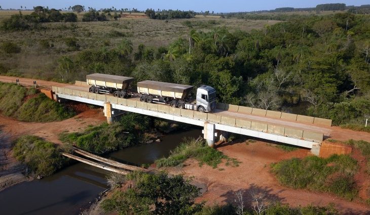 Governo assina contrato para duas pontes de concreto em Ivinhema, sobre os córregos Zezão e Moacir Nocet