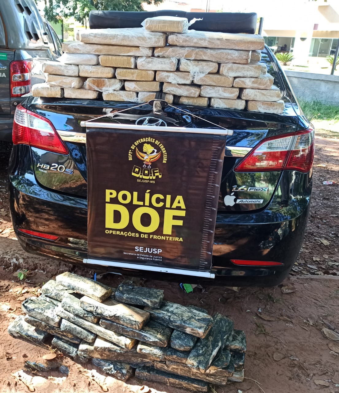 Veículo que seguia com mais de 50 quilos de maconha para São Paulo foi apreendido pelo DOF durante a Operação Hórus