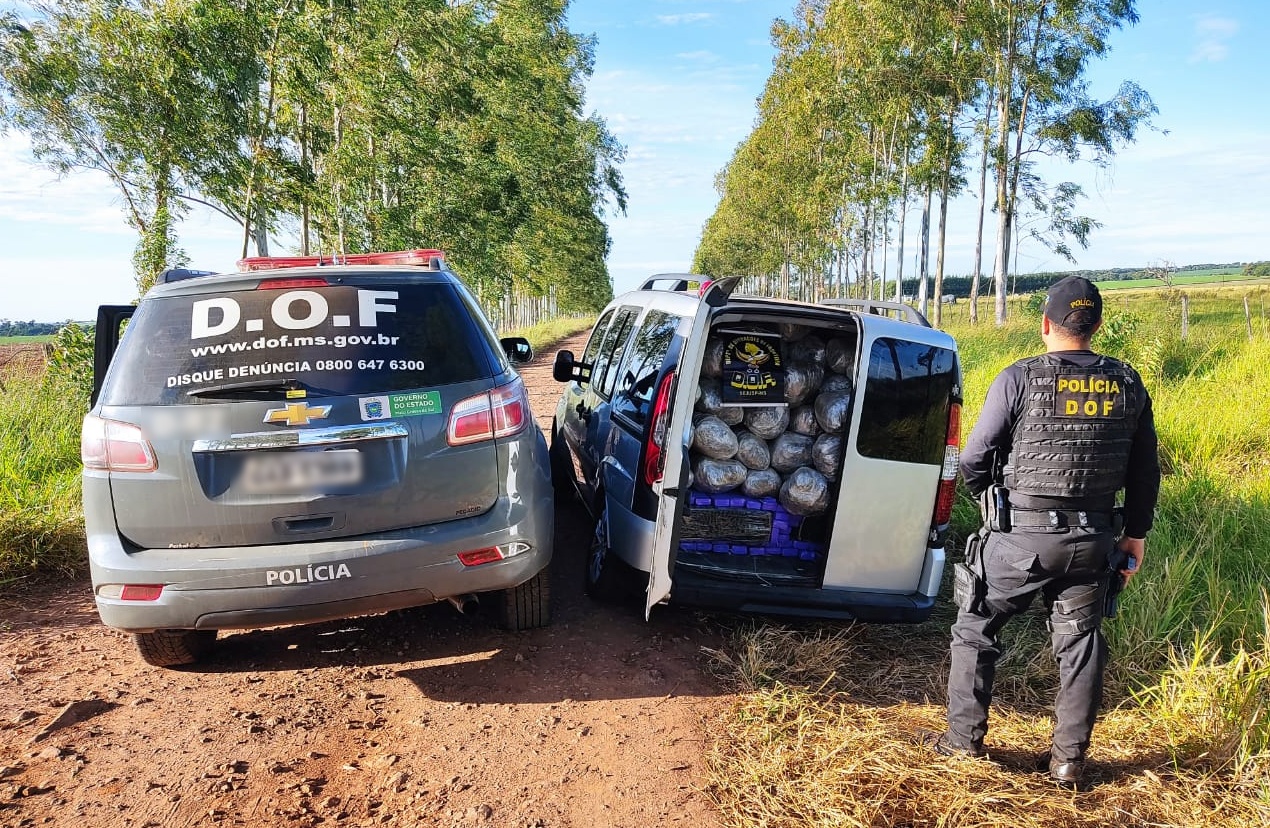 Veículo roubado em São Paulo foi recuperado pelo DOF com quase uma tonelada e meia de maconha durante a Operação Hórus