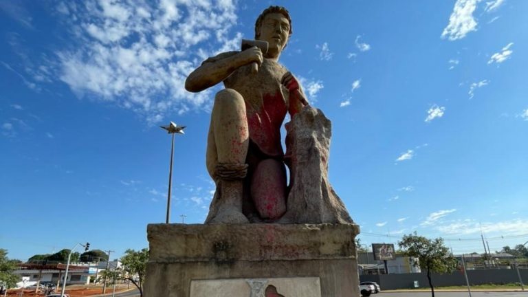 Prefeitura inicia restauração de monumentos com obra na estátua “O Aprendiz”