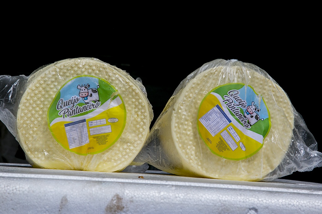 PAA tem primeira remessa de queijo em Corumbá; produtor tem certificação do SIM/POA