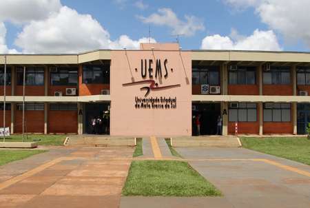 UEMS e FUNAEPE firmam termo para apoiar Centros de Ensino, Pesquisa e Extensão