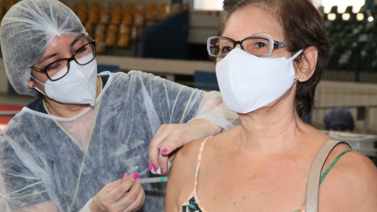 No retorno da vacinação, Campo Grande imunizou mais de 17 mil pessoas contra a COVID-19