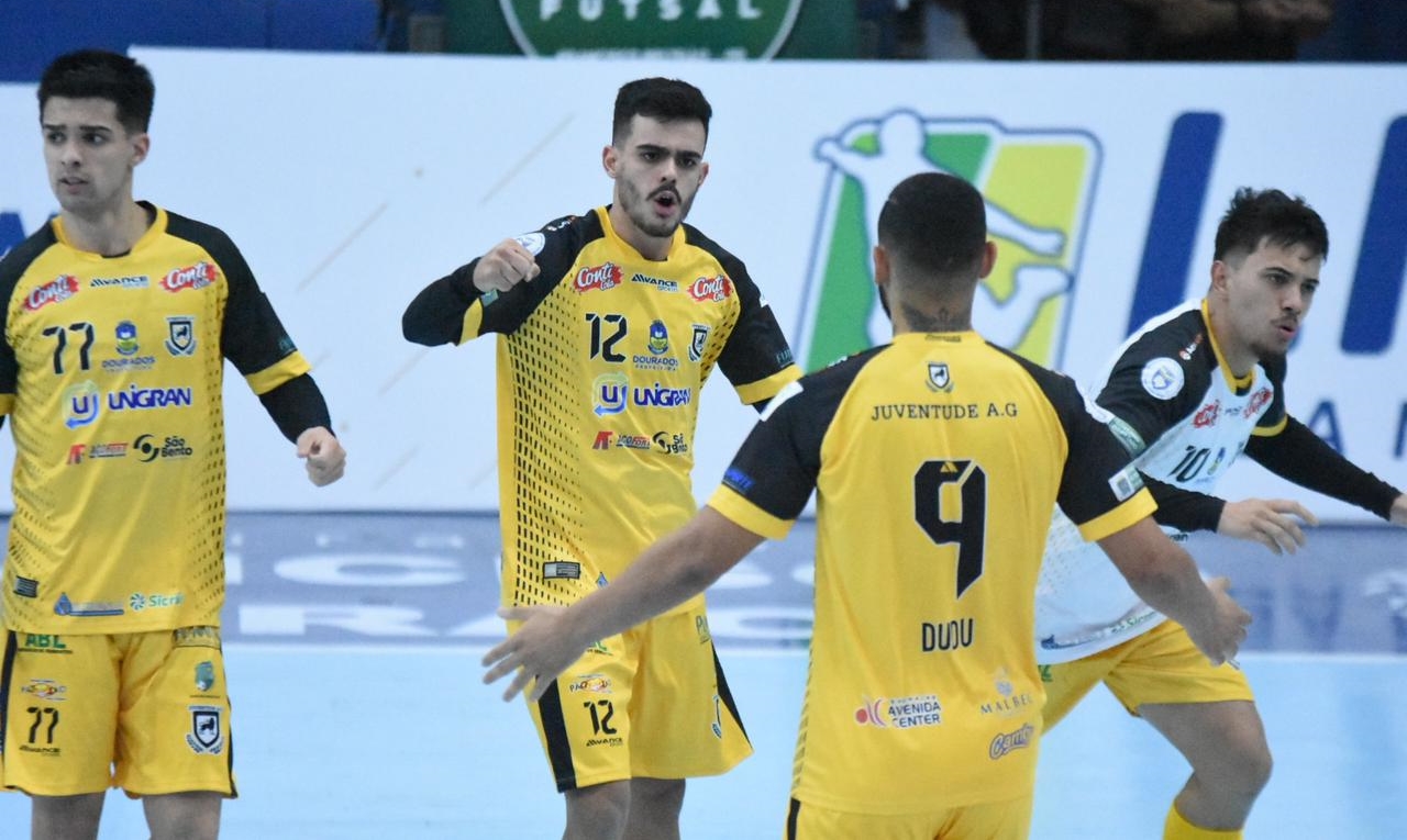 Juventude AG marca três vezes, mas perde a primeira na Liga Nacional de Futsal
