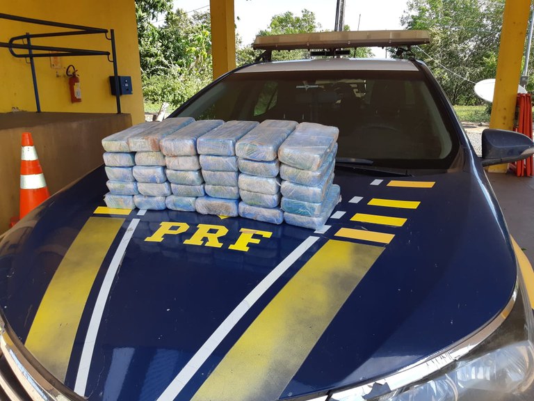 PRF apreende 28 Kg de pasta base de cocaína em Miranda