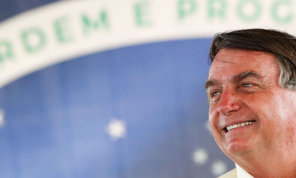 Bolsonaro lidera intenções de voto nas eleições de 2022, diz pesquisa