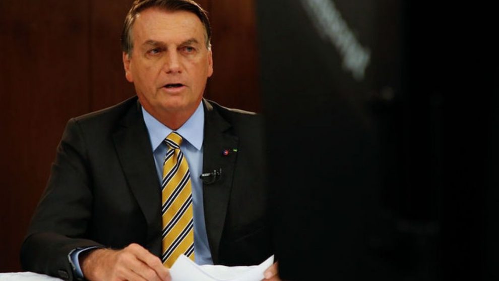 Bolsonaro afirma que relatório do TCU põe em dúvida 50% das mortes por Covid