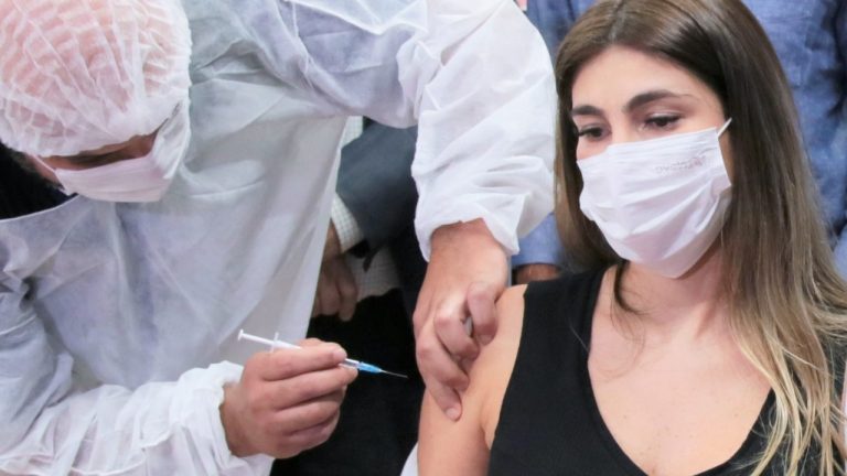 Na expectativa de receber 38 mil doses da Janssen, Campo Grande pode baixar vacinação para pessoas de 40 anos
