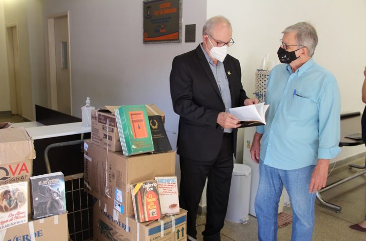 Agepen recebe doação de livros do Instituto Histórico e Geográfico de MS