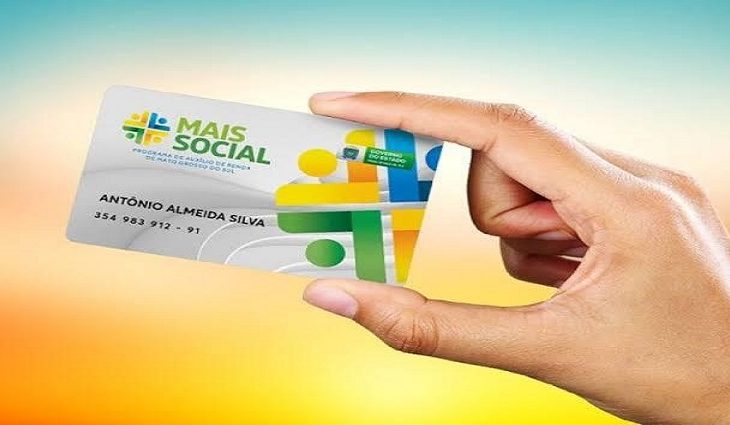 Reinaldo Azambuja entrega cartões do Mais Social nesta terça-feira