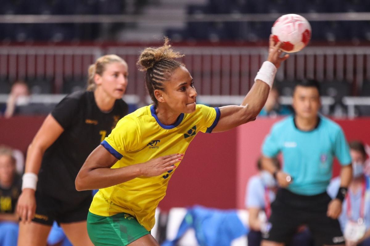 Brasil perde para a Suécia e decide classificação contra a França