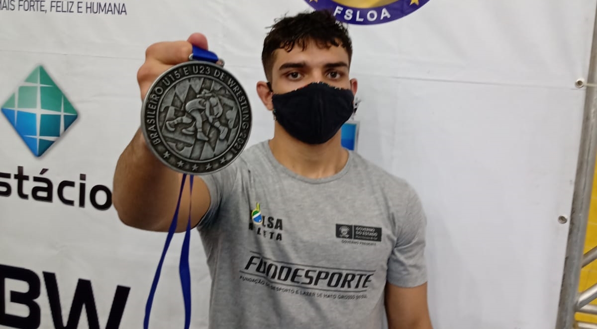 Contemplados pelo Bolsa Atleta faturam duas pratas no Brasileiro Sub-23 de Wrestling
