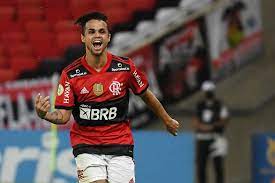 De virada, Flamengo bate a Chapecoense por 2 a 1 e volta a vencer no Campeonato Brasileiro