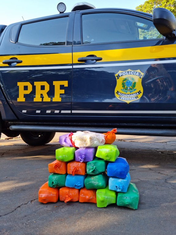 PRF apreende 17,9 Kg de cocaína em Ponta Porã