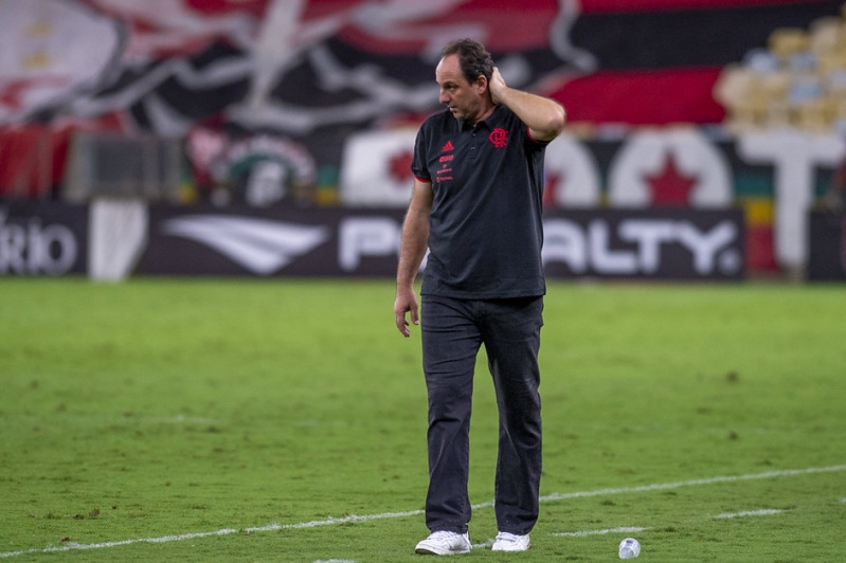 Flamengo anuncia a demissão de Rogério Ceni durante a madrugada